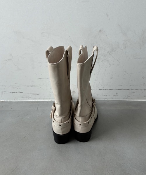 SHAGGIE（シャギー）の「【ViVi掲載】ストラップ付きウエスタンショートブーツ（ブーツ・レディース・ブラック/ブラウン/ホワイト・X-LARGE/LARGE/MEDIUM/SMALL）」の21枚目の写真