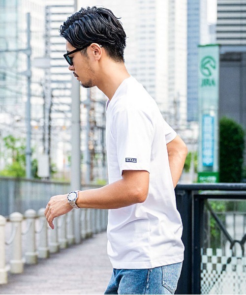 SILVER BULLET(シルバーバレット)の「『CavariA/キャバリア』シルケット加工Vネックネック半袖Tシャツ(Tシャツ/カットソー・メンズ・ホワイト/ブラック・L/XL/M)」の4枚目の写真