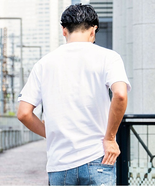 SILVER BULLET(シルバーバレット)の「『CavariA/キャバリア』シルケット加工Vネックネック半袖Tシャツ(Tシャツ/カットソー・メンズ・ホワイト/ブラック・L/XL/M)」の5枚目の写真