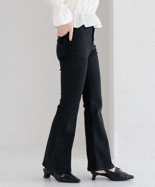 Heather(ヘザー)の「【脚長×美脚を叶える、Heatherの新定番】ISKOフレアデニムパンツ 575793(デニムパンツ・レディース・グレー/ライトブルー/ブラック/ブルー・M/S)」の6枚目の写真