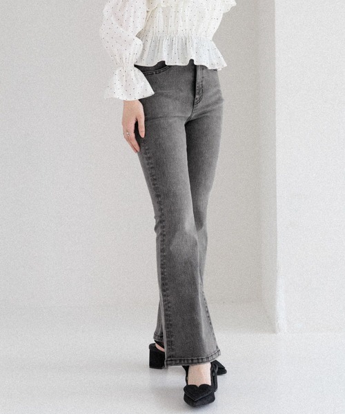 Heather(ヘザー)の「【脚長×美脚を叶える、Heatherの新定番】ISKOフレアデニムパンツ 575793(デニムパンツ・レディース・グレー/ライトブルー/ブラック/ブルー・M/S)」の10枚目の写真
