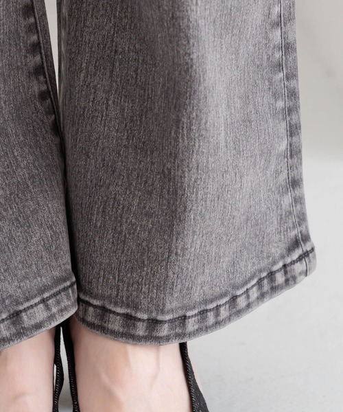 Heather(ヘザー)の「【脚長×美脚を叶える、Heatherの新定番】ISKOフレアデニムパンツ 575793(デニムパンツ・レディース・グレー/ライトブルー/ブラック/ブルー・M/S)」の19枚目の写真