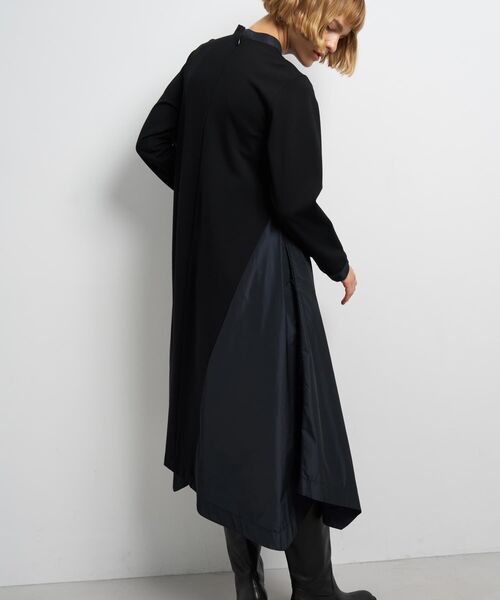 LANVIN en Bleu（ランバンオンブルー）の「アシンメトリーヘムコンビワンピース（ワンピース・レディース・ブラック/チャコールグレー・36/38）」の2枚目の写真