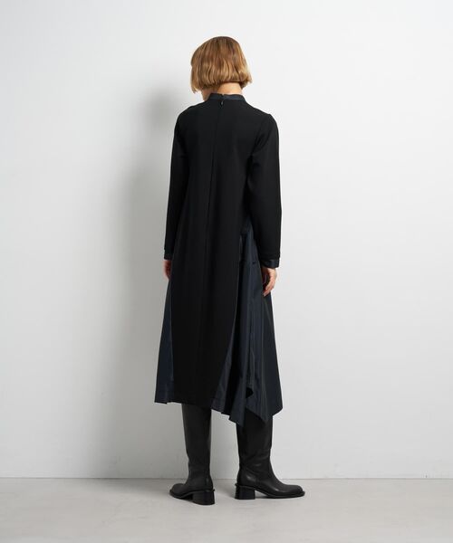 LANVIN en Bleu（ランバンオンブルー）の「アシンメトリーヘムコンビワンピース（ワンピース・レディース・ブラック/チャコールグレー・36/38）」の16枚目の写真