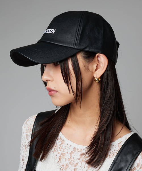 Narcissus(ナルシス)の「刺繍ロゴレザーキャップ(キャップ・レディース・ブラック/ブラウン・FREE)」の12枚目の写真