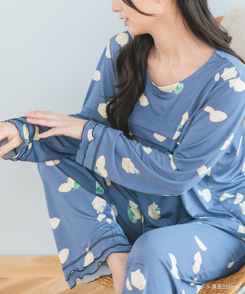 fran de lingerie(フランデランジェリー)の「tororelax とろリラ 胸元タック長袖プルオーバー&リラックスロングパンツ かぶり上下セット(ルームウェア/パジャマ・レディース・コーラルピンク/アイボリー/ブラック/ネイビー・M-L)」の8枚目の写真