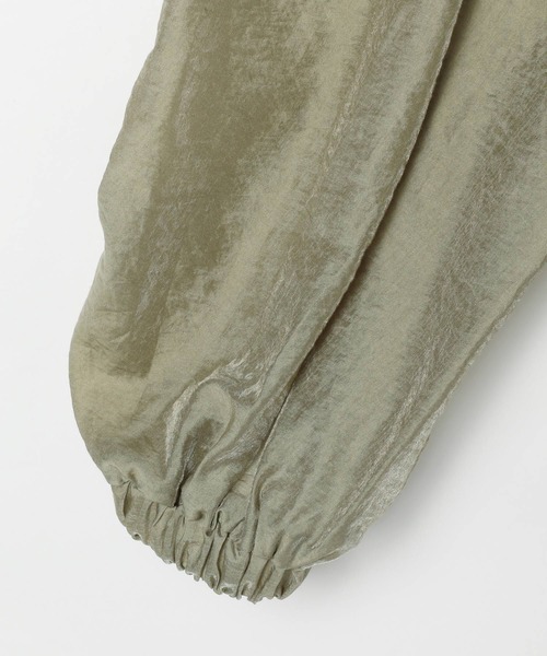 LEPSIM(レプシィム)の「ドロストギャザーシャツブルゾン 578431(ブルゾン・レディース・カーキ/ブラック・FREE)」の10枚目の写真