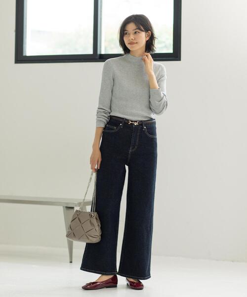 OPAQUE.CLIP(オペークドットクリップ)の「【2WAY】ラム調合皮巾着ミニショルダーバッグ(ショルダーバッグ・レディース・ブラック/ナチュラル・00)」の6枚目の写真