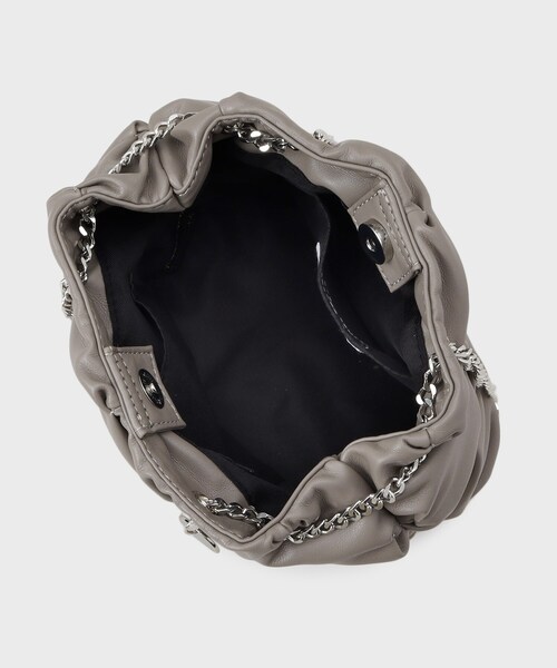 OPAQUE.CLIP(オペークドットクリップ)の「【2WAY】ラム調合皮巾着ミニショルダーバッグ(ショルダーバッグ・レディース・ブラック/ナチュラル・00)」の15枚目の写真