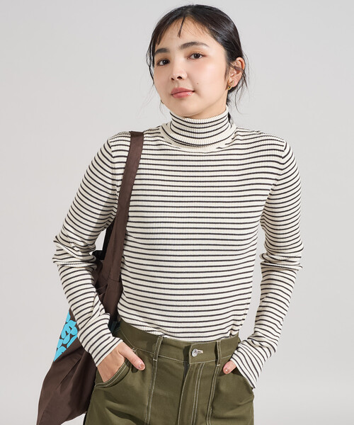 FREAK'S STORE（フリークスストア）の「＜マシーンウォッシャブル＞シルク入り タートルネックリブニット（ニット/セーター・レディース・ネイビー/ライトグレー/オフホワイト/サックスブルー/その他/キャメル/チャコール・ﾌﾘ-）」の8枚目の写真