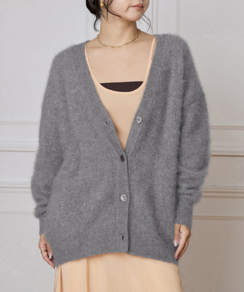 IENA LA BOUCLE（イエナラブークル）の「IENA LA BOUCLE ファーニットVカーディガン（カーディガン/ボレロ・レディース・ホワイト/グレー/ブラック/ピンク系その他/ブラック系その他・FREE）」の4枚目の写真