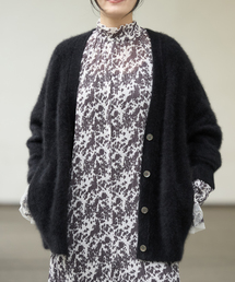 IENA イエナ　アンゴラ混ビーズ刺繍カーディガン　ブラック IENA LA BOUCLE（イエナラブークル）の「IENA LA BOUCLE アンゴラ混