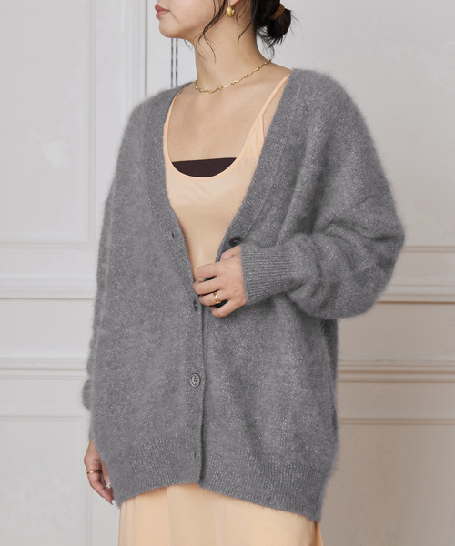 IENA LA BOUCLE（イエナラブークル）の「IENA LA BOUCLE ファーニットVカーディガン（カーディガン/ボレロ・レディース・ホワイト/グレー/ブラック/ピンク系その他/ブラック系その他・FREE）」の15枚目の写真