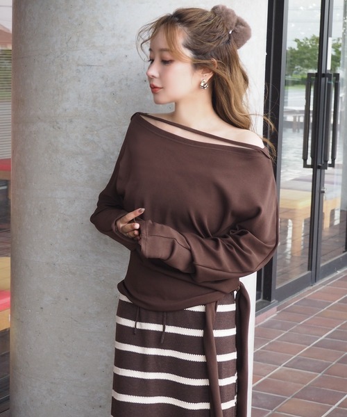 LAULEN(ローレン)の「2way side tie tops /2wayサイドタイトップス(Tシャツ/カットソー・レディース・ブラウン/ブラック/ホワイト/アイボリー・FREE)」の4枚目の写真