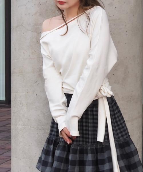 LAULEN(ローレン)の「2way side tie tops /2wayサイドタイトップス(Tシャツ/カットソー・レディース・ブラウン/ブラック/ホワイト/アイボリー・FREE)」の2枚目の写真