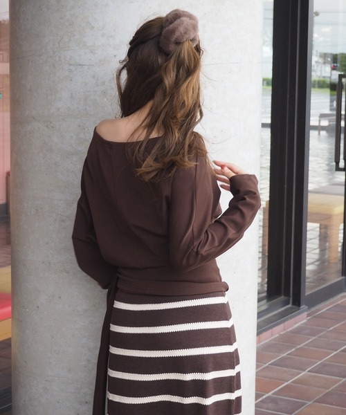 LAULEN(ローレン)の「2way side tie tops /2wayサイドタイトップス(Tシャツ/カットソー・レディース・ブラウン/ブラック/ホワイト/アイボリー・FREE)」の5枚目の写真
