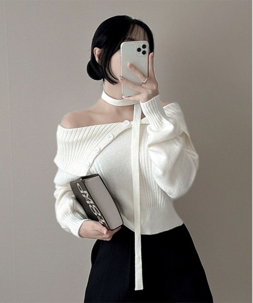 Mejoul（メジュール）の「【2025秋冬新作】【チョーカーマフラー付】2WAYワンショルニットトップス（ニット/セーター・レディース・グレー/アイボリー/ブラウン/ブラック・F）」の6枚目の写真