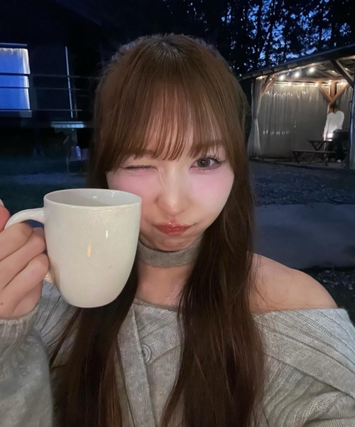 Mejoul（メジュール）の「【2025秋冬新作】【チョーカーマフラー付】2WAYワンショルニットトップス（ニット/セーター・レディース・グレー/アイボリー/ブラウン/ブラック・F）」の22枚目の写真