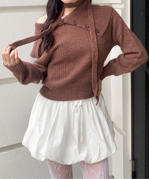 Mejoul(メジュール)の「2wayチョーカー付アシンメトリーボタンリブニット / オフショル(ニット/セーター・レディース・グレー/アイボリー/ブラウン/ブラック・F)」の11枚目の写真