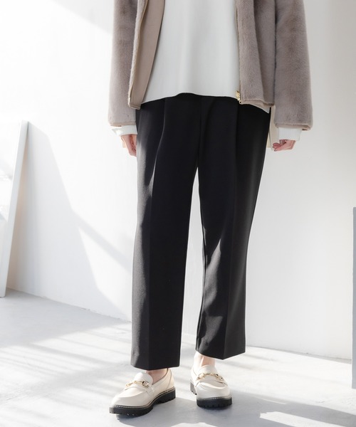 Elura(エルーラ)の「サマ見えあったかテーパードパンツ/593422(その他パンツ・レディース・ブラック/ネイビー/キャメル/ホワイト・LARGE/MEDIUM/FREE(S))」の1枚目の写真