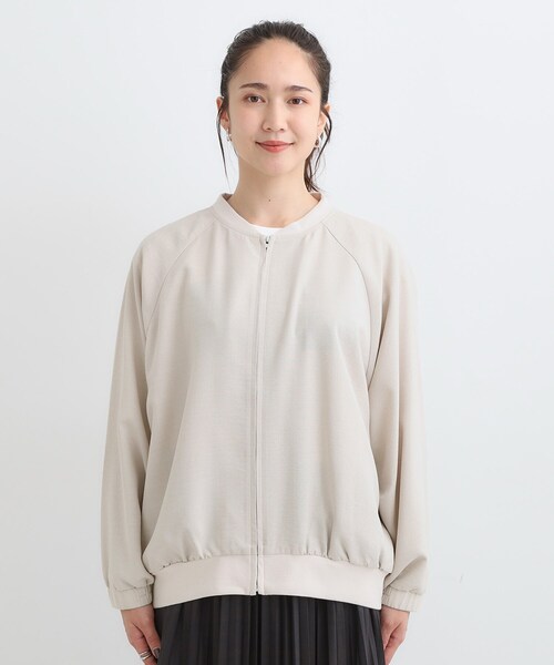 SHOO・LA・RUE（シューラルー）の「【洗濯機可/S-LL】さっと羽織れる 軽量リブブルゾン（ブルゾン・レディース・ベージュ/ブラック/ダークブラウン・04/03/02/01）」の18枚目の写真