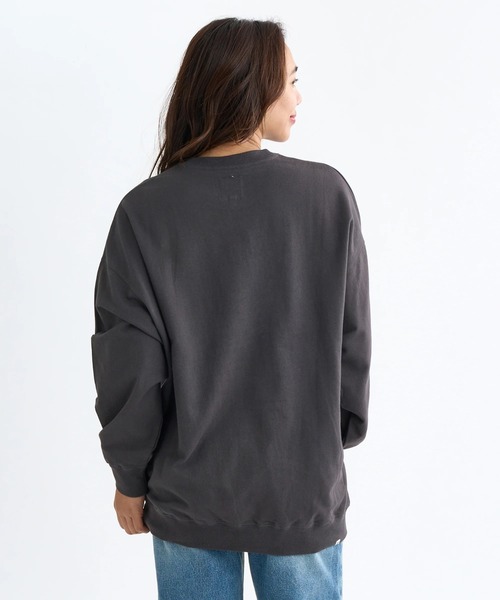 BILLABONG(ビラボン)の「BILLABONG レディース GRAPHIC LOOSE FIT CR トレーナー 【LOOSE FIT】【2025年秋冬モデル】/ビラボンルーズフィットプルオーバースウェットトレーナー(スウェット・レディース・ブルー系その他/ローズ/アイボリー/オフホワイト・MEDIUM/LARGE)」の5枚目の写真