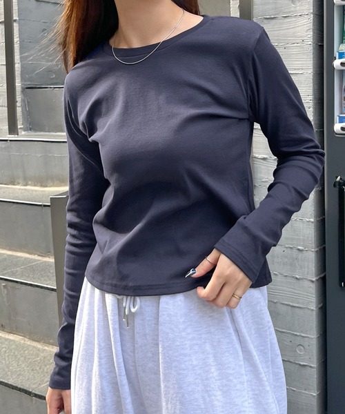 ABYS(アビス)の「ワンポイント刺繍クルーネックロンT(Tシャツ/カットソー・レディース・杢グレー/グレー/ネイビー・SHORT/LONG)」の3枚目の写真