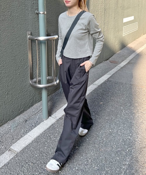 ABYS(アビス)の「ワンポイント刺繍クルーネックロンT(Tシャツ/カットソー・レディース・杢グレー/グレー/ネイビー・SHORT/LONG)」の12枚目の写真