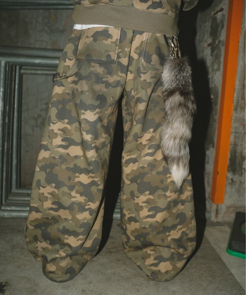 centimeter(センチメーター)の「Tribal logo double knee sweat pants(スウェットパンツ・メンズ・グレー/カモフラージュ/ブラック・SMALL/LARGE/MEDIUM)」の17枚目の写真