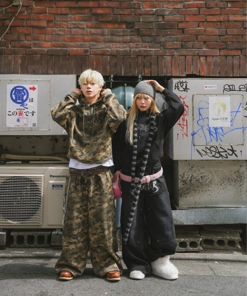 centimeter(センチメーター)の「Tribal logo double knee sweat pants(スウェットパンツ・メンズ・グレー/カモフラージュ/ブラック・SMALL/LARGE/MEDIUM)」の5枚目の写真