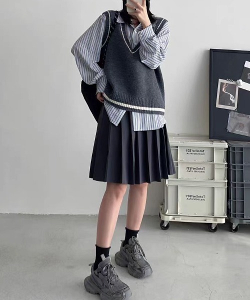 セール】【秋冬新作】Vネックライン配色ニットベスト（ベスト
