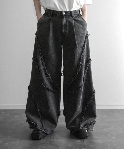 KUUUPY(クーピー)の「Fringed Baggy Wide-Leg Denim Pants - フリンジバギーワイドデニムパンツ(デニムパンツ・メンズ・ブラック/グレー・SMALL/MEDIUM/LARGE)」の2枚目の写真