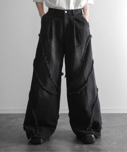 KUUUPY(クーピー)の「Fringed Baggy Wide-Leg Denim Pants - フリンジバギーワイドデニムパンツ(デニムパンツ・メンズ・ブラック/グレー・SMALL/MEDIUM/LARGE)」の1枚目の写真