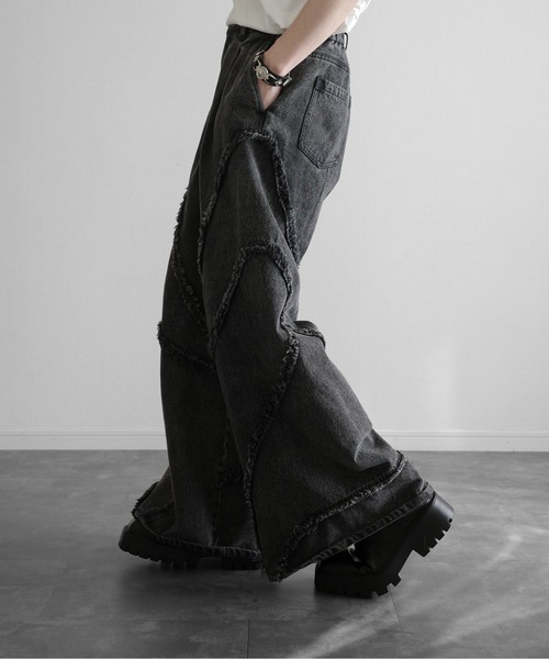 KUUUPY(クーピー)の「Fringed Baggy Wide-Leg Denim Pants - フリンジバギーワイドデニムパンツ(デニムパンツ・メンズ・ブラック/グレー・SMALL/MEDIUM/LARGE)」の9枚目の写真