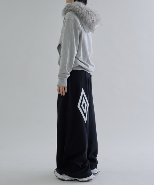 UMBRO × EPNK Curved Tack Sweatpants（スウェットパンツ）｜EPNK