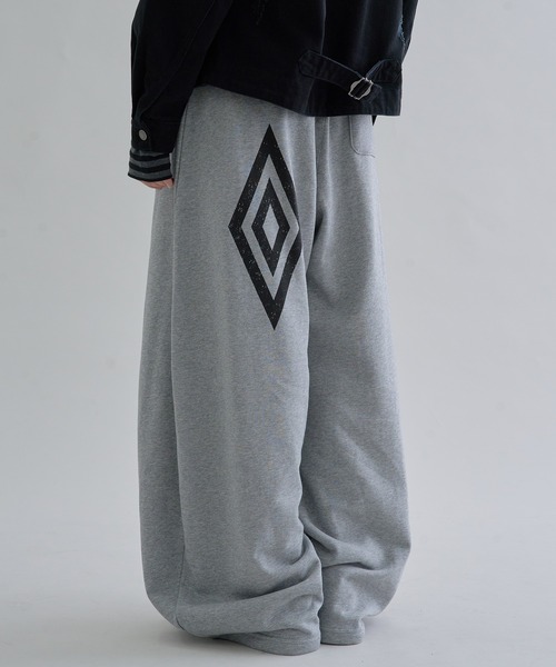 UMBRO × EPNK Curved Tack Sweatpants（スウェットパンツ）｜EPNK
