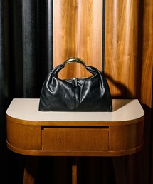 LE VERNIS | (LE VERNIS)SCULPTURE TRIANGLE S(ハンドバッグ)