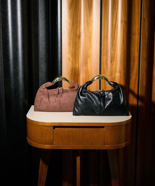 LE VERNIS(ル・ベルニ)の「(LE VERNIS)SCULPTURE TRIANGLE S(ハンドバッグ・レディース・ブラック/ブラウン・ONE SIZE)」の7枚目の写真