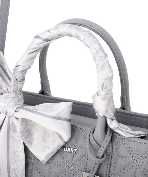 JILL by JILL STUART（ジルバイジルスチュアート）の「【完売カラー再入荷】スカーフキルティングトート（ショルダーバッグ・レディース・ブルー/ブラック/ピンク・FREE）」の21枚目の写真