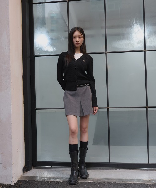 GENERAL IDEA(ジェネラルアイデア)の「【GENERAL IDEA】ウールブレンドケーブル編みVネックカーディガン / SIGNATURE SUPER FINE WOOL CABLE CARDIGAN(カーディガン/ボレロ・レディース・ローズ/グレー/ブラック/ダークブラウン・L/M/S/XS)」の11枚目の写真