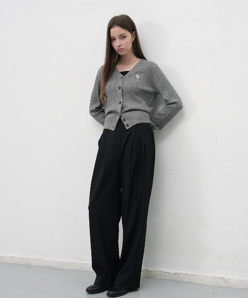 GENERAL IDEA(ジェネラルアイデア)の「【GENERAL IDEA】ウールブレンドケーブル編みVネックカーディガン / SIGNATURE SUPER FINE WOOL CABLE CARDIGAN(カーディガン/ボレロ・レディース・ローズ/グレー/ブラック/ダークブラウン・L/M/S/XS)」の18枚目の写真