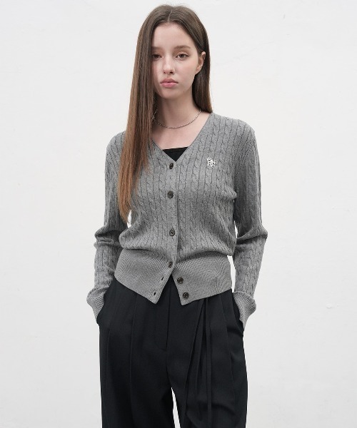 GENERAL IDEA(ジェネラルアイデア)の「【GENERAL IDEA】ウールブレンドケーブル編みVネックカーディガン / SIGNATURE SUPER FINE WOOL CABLE CARDIGAN(カーディガン/ボレロ・レディース・ローズ/グレー/ブラック/ダークブラウン・L/M/S/XS)」の15枚目の写真