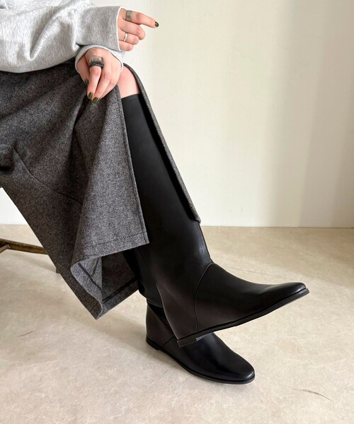 fredy emue(フレディエミュ)の「【ATELIER BRUGGE / アトリエブルージュ】インヒールロングブーツ(ブーツ・レディース・ブラウン/ブラック・M/L)」の2枚目の写真