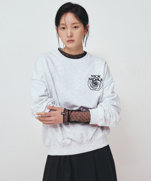 NICK&NICOLE（ニックアンドニコール）の「MINI VOLUME NICOLE ROSE SWEATSHIRT_MELANGE BLACK（スウェット・レディース・その他・FREE）」の2枚目の写真