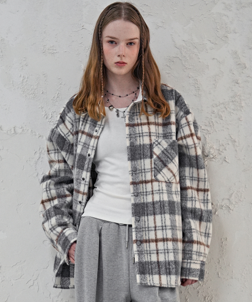AVANDRESS(アバンドレス )の「Albert Overfit Check Shirt Jacket BROWN(その他アウター・レディース・ブラウン・LARGE/MEDIUM)」の6枚目の写真