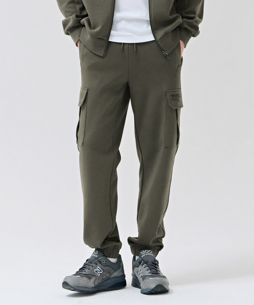 CHASECULT(チェイスカルト)の「男性カーゴジョガーウォームアップパンツ-カーキ(スウェットパンツ・メンズ・カーキ・82/86/70/76/92)」の4枚目の写真