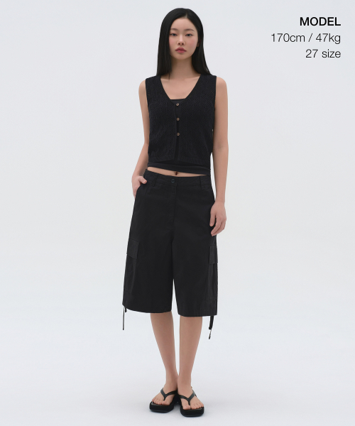 MUSINSA STANDARD WOMAN（ムシンサスタンダードウーマン）の「ウィメンズワイドカーゴバミューダパンツ[ブラック]（その他パンツ・レディース・その他・30/27/28/29/26/25/24）」の2枚目の写真