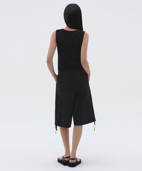 MUSINSA STANDARD WOMAN（ムシンサスタンダードウーマン）の「ウィメンズワイドカーゴバミューダパンツ[ブラック]（その他パンツ・レディース・その他・30/27/28/29/26/25/24）」の3枚目の写真