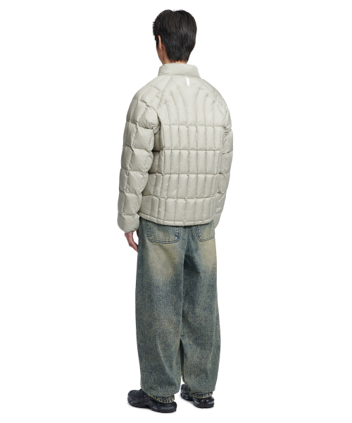 NOMANUAL(NOMANUAL)の「WAVE CURVED DENIM PANTS - WASHED BLUE(デニムパンツ・レディース・その他・MEDIUM/LARGE/X-LARGE/SMALL)」の4枚目の写真