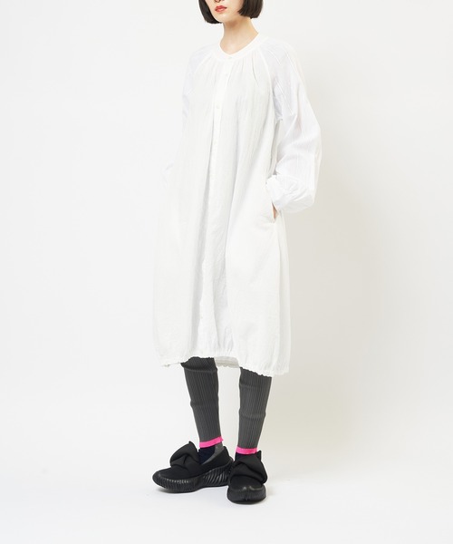 gomme(ゴム)の「ロングシャツワンピース(シャツワンピース・レディース・ブラック/ホワイト・MEDIUM)」の4枚目の写真